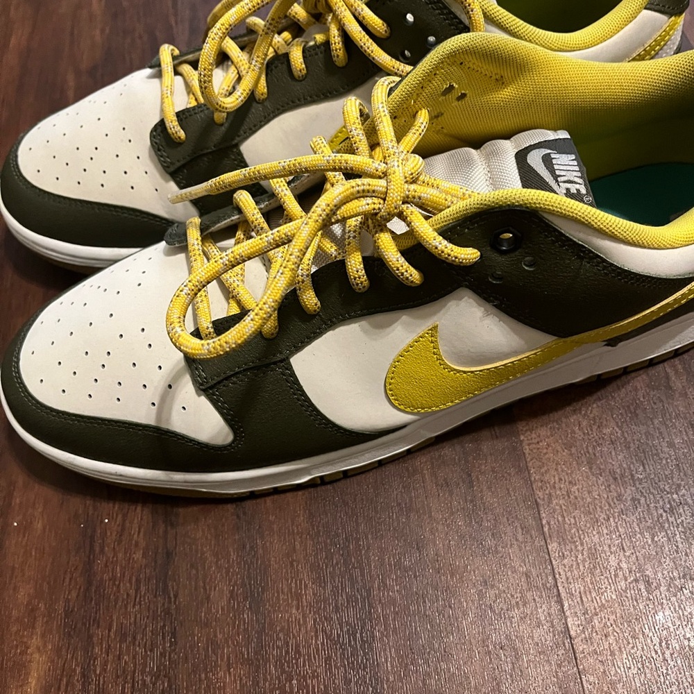 Nike Dunk Low in Olive Green and Yellow - Picture 5 of 6